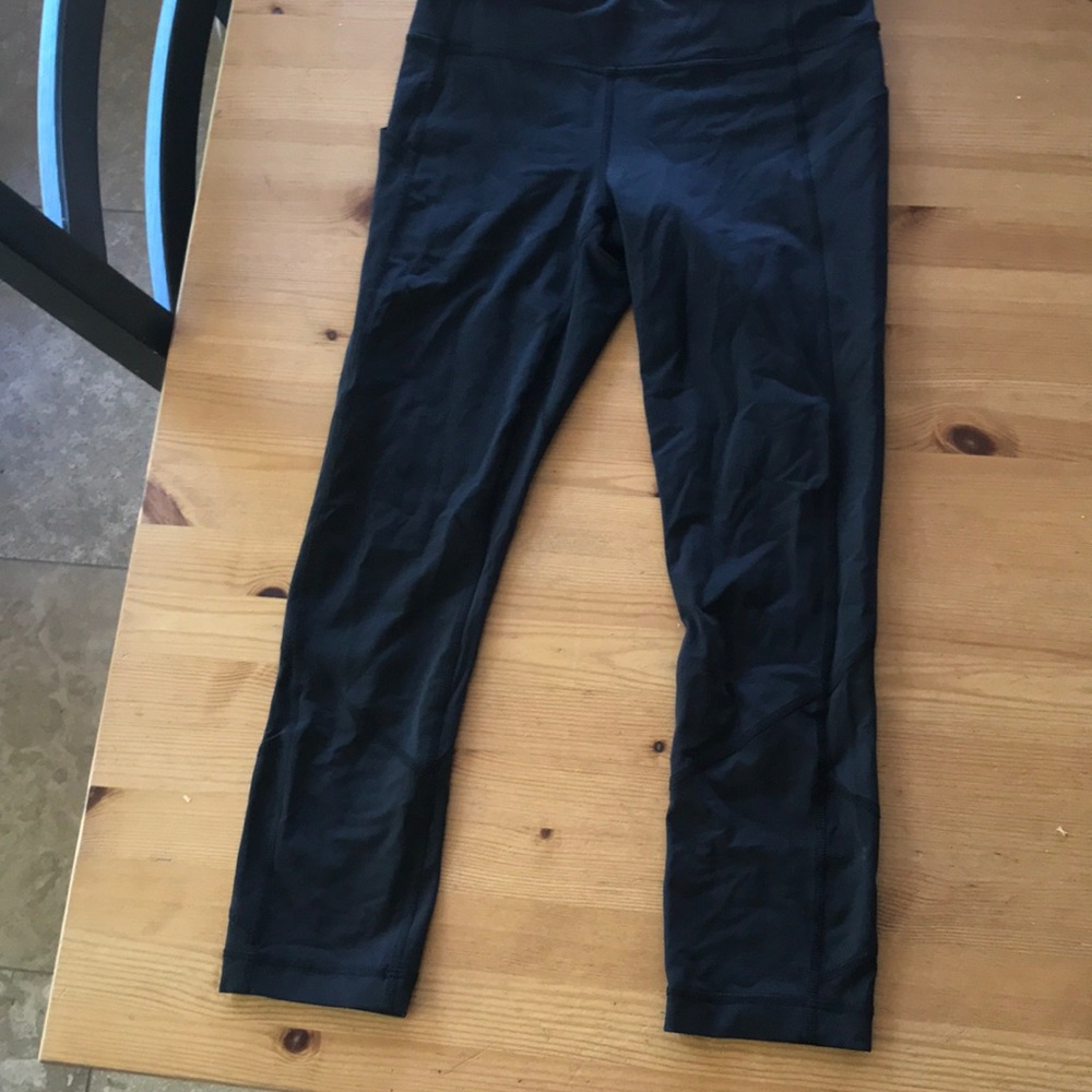 Lululemon cropped leggings with pockets